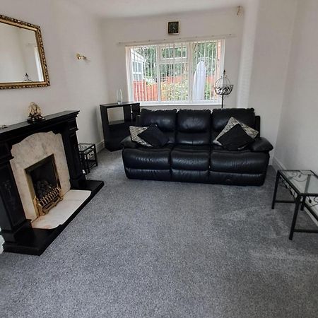 Dalton House - Three Bedroom Property Stretford Free Parking Near The Trafford Centre 曼彻斯特 外观 照片