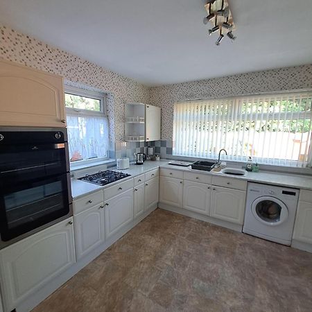 Dalton House - Three Bedroom Property Stretford Free Parking Near The Trafford Centre 曼彻斯特 外观 照片